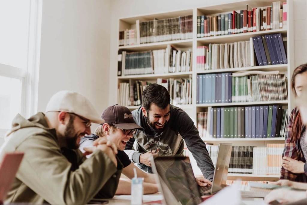 Fach- und Führungskräfte für Trainee-Programme Fach- und Führungskräfte für Trainee-Programme