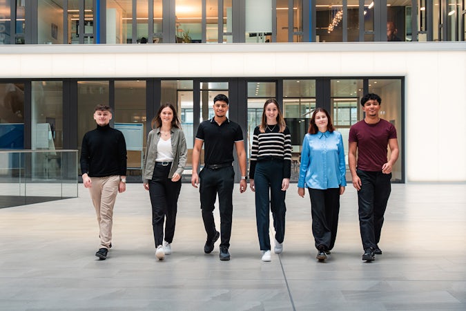 Auszubildende und dual Studierende bei Fresenius