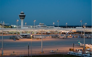 Flughafen (2)